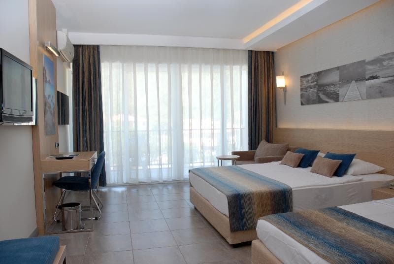 Smart Voxx Resort Hotel 5