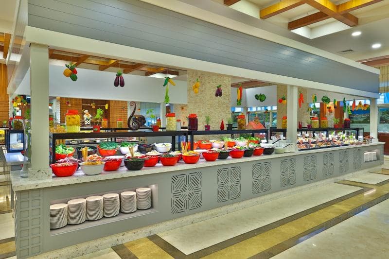 Crystal De Luxe Resort And Spa 3