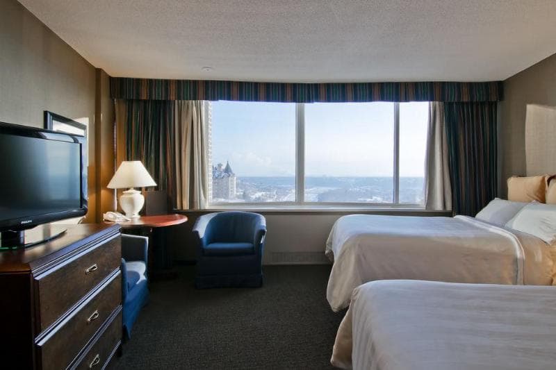 Crowne Plaza Edmonton Lacombe 2
