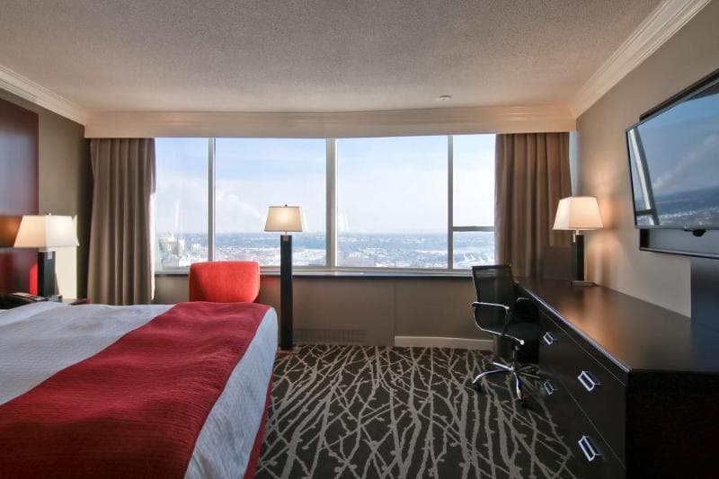 Crowne Plaza Edmonton Lacombe 4