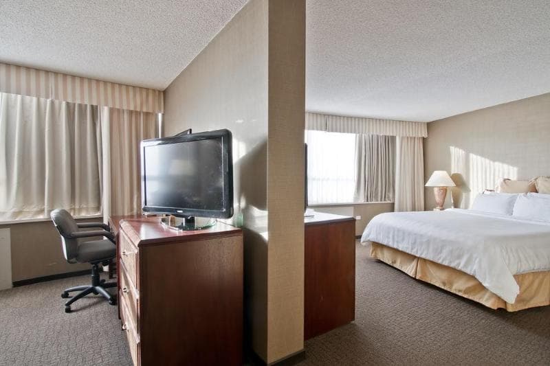 Crowne Plaza Edmonton Lacombe 5