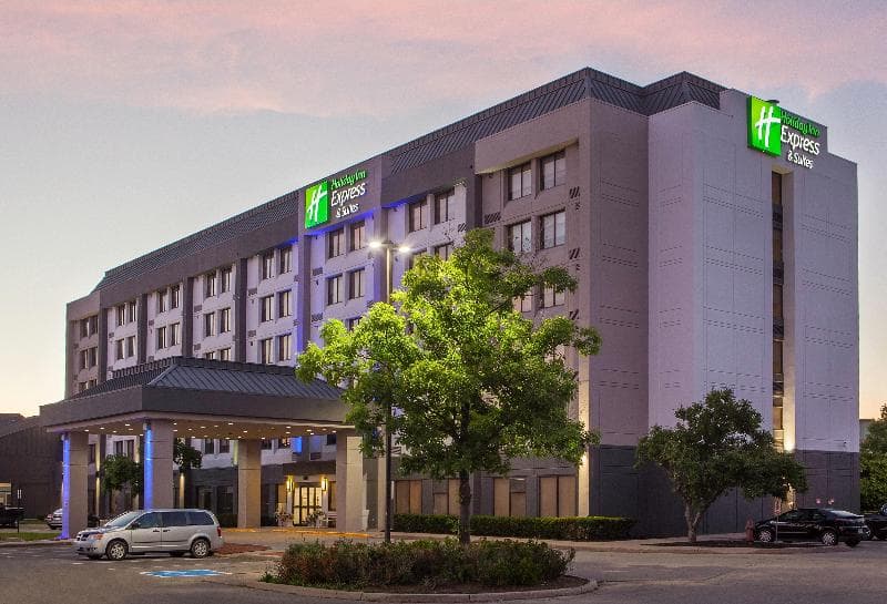 Holiday Inn Express & Suites Mississauga-Toronto Southwest 4