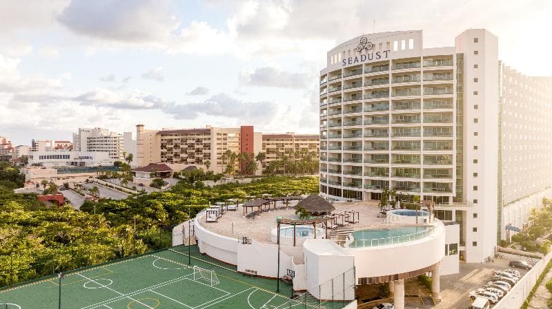 Seadust Cancun Family Resort 1