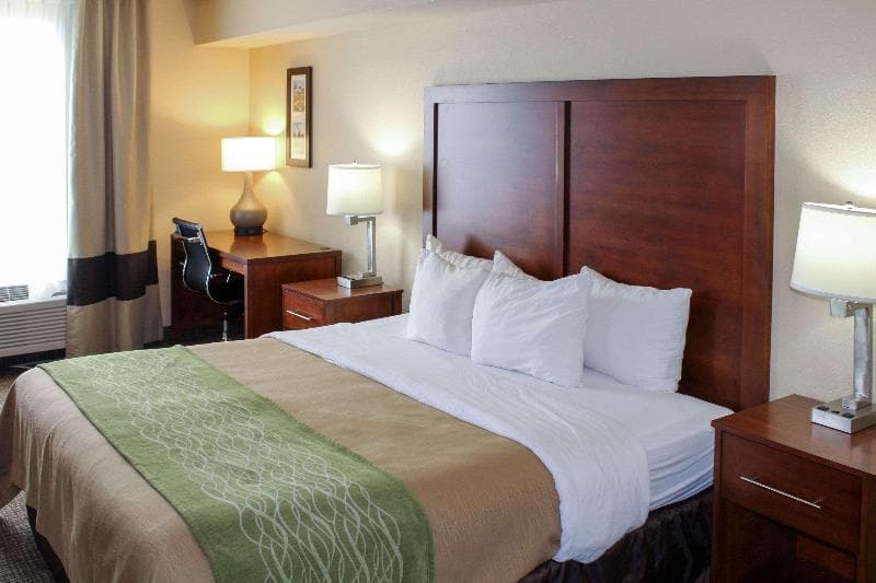 Comfort Inn And Suites St. Louis - Chesterfield photo 1