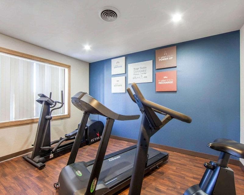 Comfort Suites (London) 1