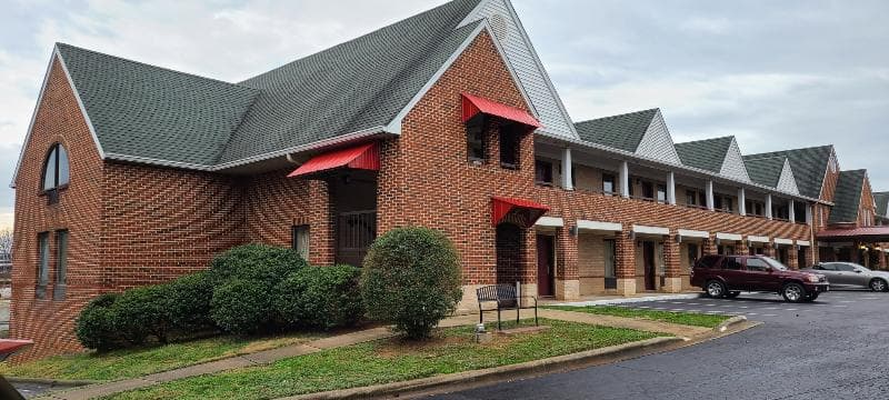 Red Roof Inn & Suites Cornelius - Lake Norman 4