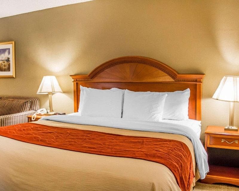 Rodeway Inn Huron photo 1