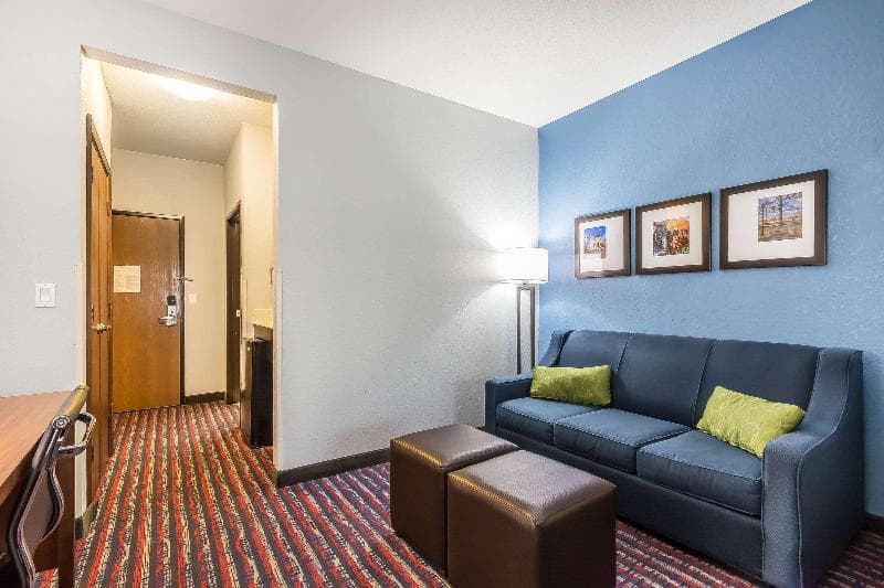 Comfort Suites Saint Charles 5