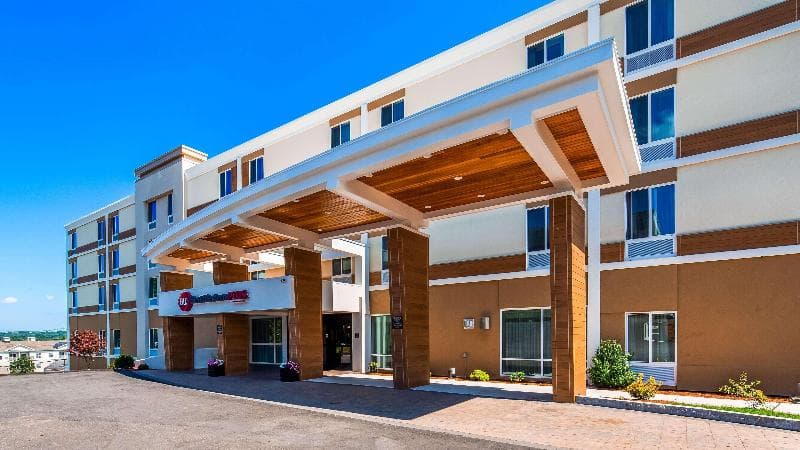 Best Western Plus North Shore Hotel 2