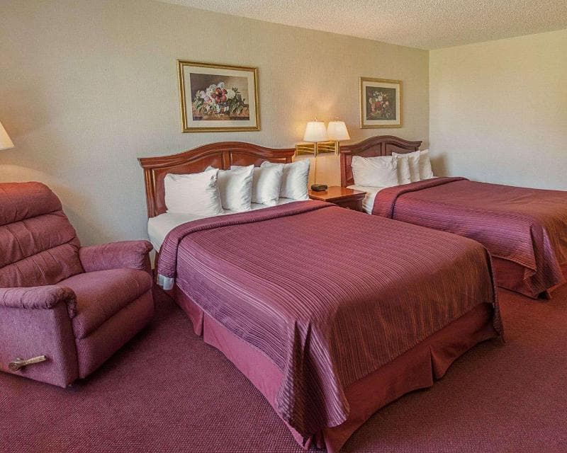 Quality Inn Ennis 4