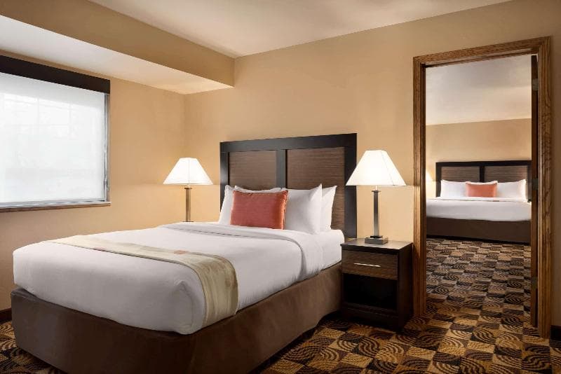 Hawthorn Suites By Wyndham Oak Creek/Milwaukee Airport 3