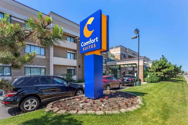 Comfort Suites Oakbrook Terrace photo 1