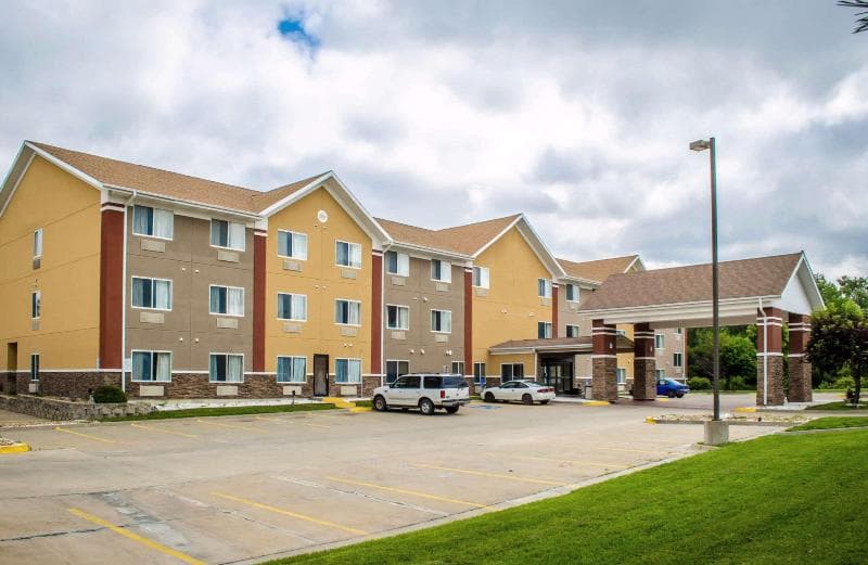Quality Suites St. Joseph photo 1