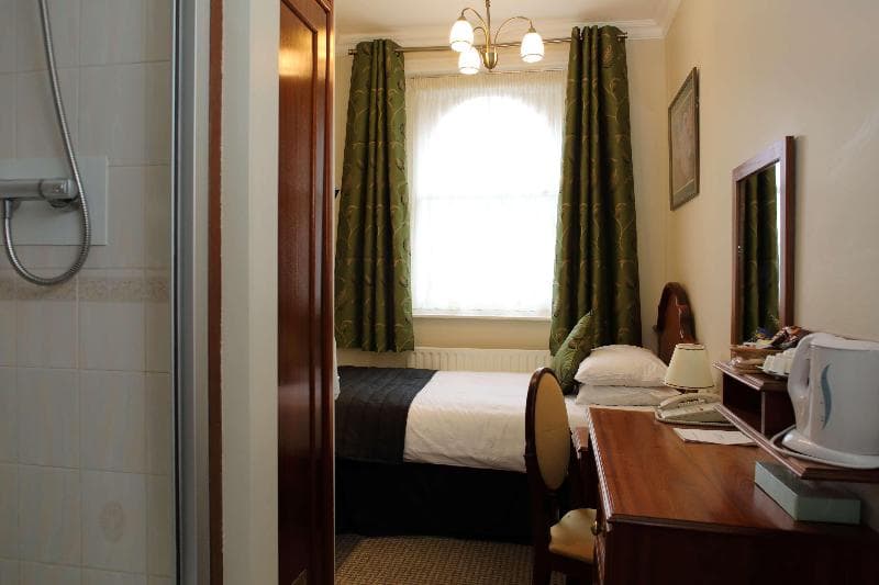 Kensington Gardens (Adults Only) 4