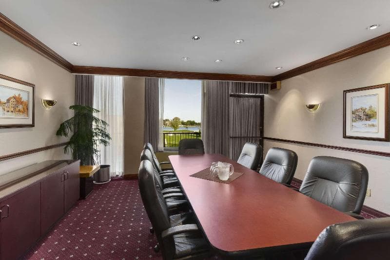 Ramada By Wyndham Belleville Harbourview Conference Centre photo 1