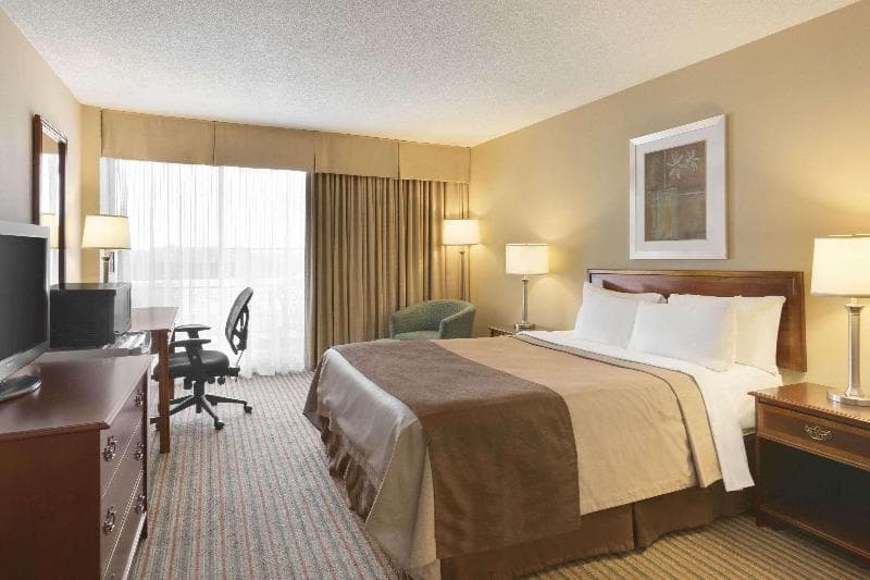 Ramada By Wyndham Belleville Harbourview Conference Centre 4