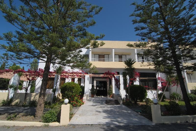 Iris Hotel 1