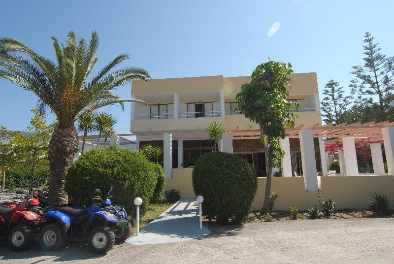 Iris Hotel 3