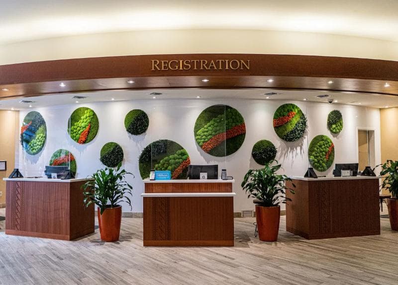 Embassy Suites by Hilton Waikiki Beach Walk 4