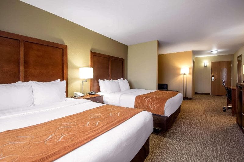Comfort Suites Johnson Creek Conference Center 2