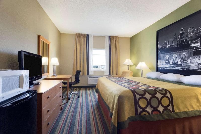Super 8 By Wyndham Lees Summit 4