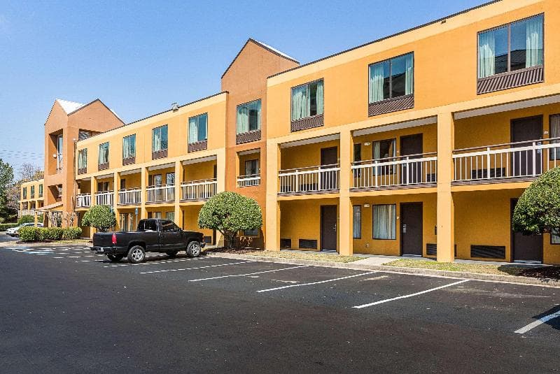 Quality Inn 4
