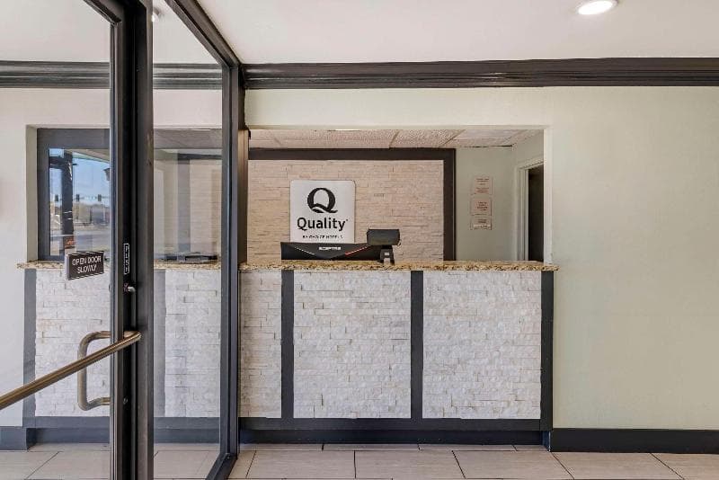 Quality Inn & Suites Southlake 3