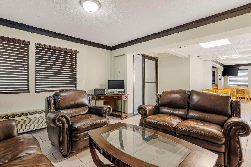 Quality Inn & Suites Southlake 5