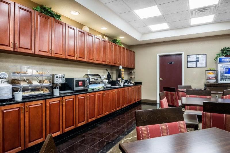 Comfort Inn & Suites Galleria 3