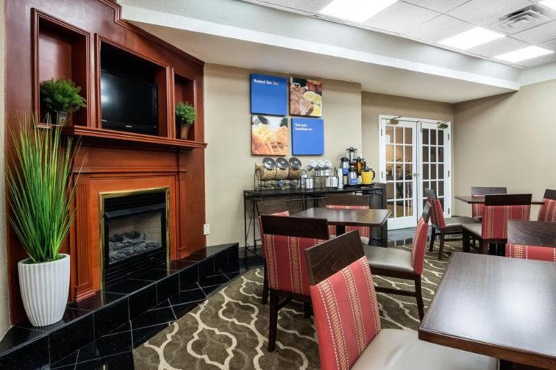Comfort Inn & Suites Galleria 4