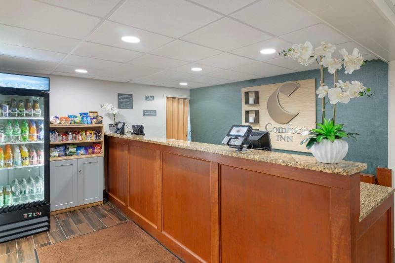 Comfort Inn Airport 4