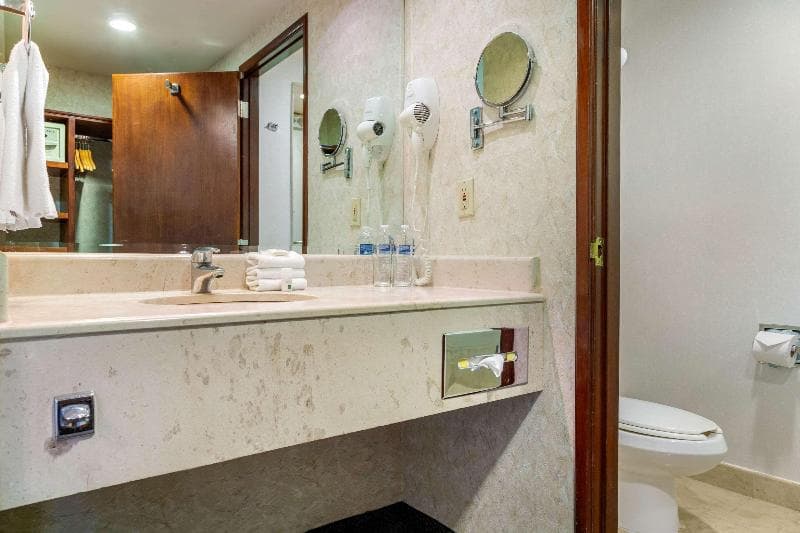 Quality Inn Monterrey La Fe 4