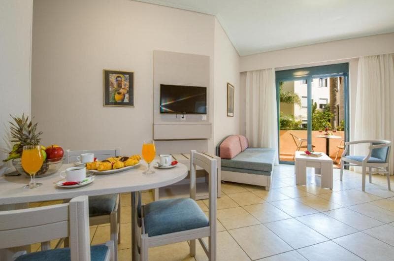 Creta Palm 4
