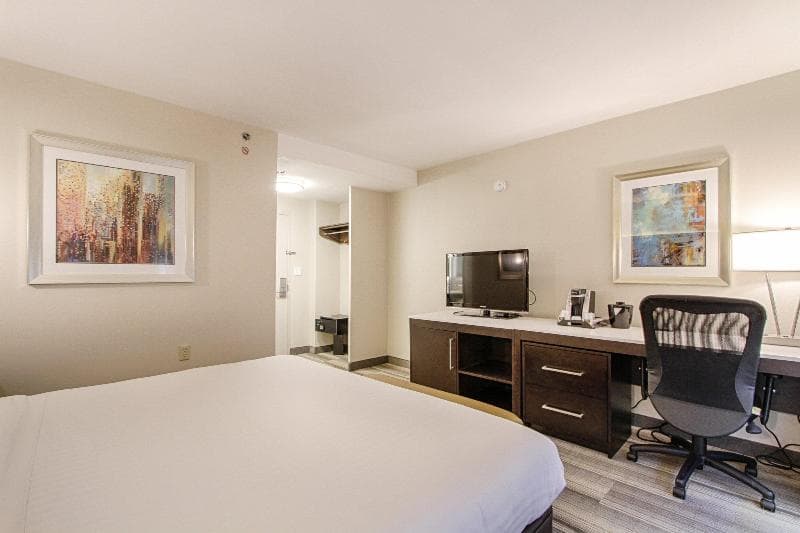Holiday Inn Express San Diego Downtown 4