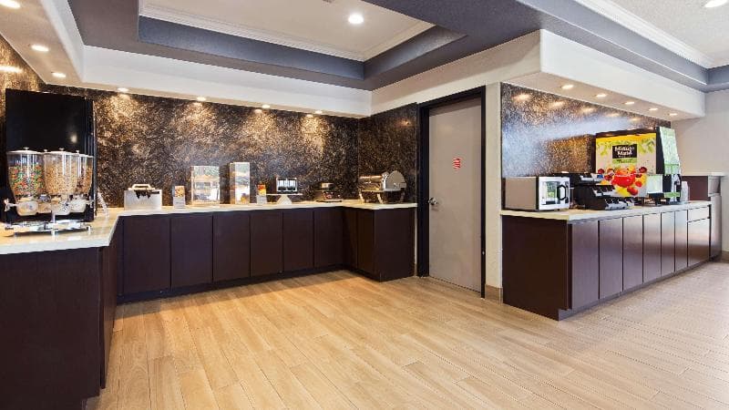 Best Western Plus North Houston Inn & Suites 3