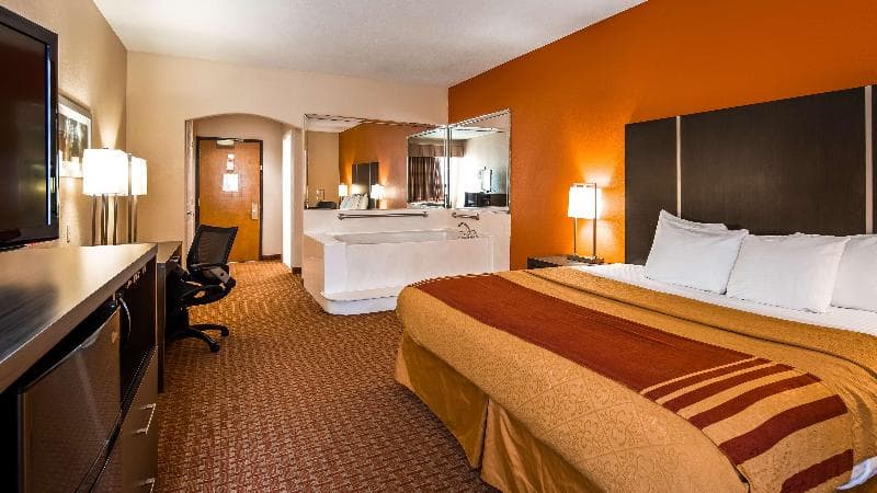 Best Western Plus North Houston Inn & Suites 4