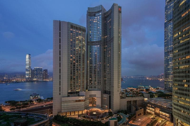 Four Seasons Hotel Hong Kong 3