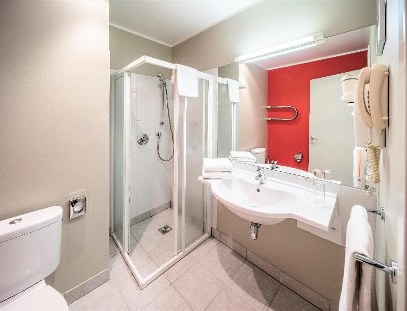 Rija Vef Hotel With Free Parking 4