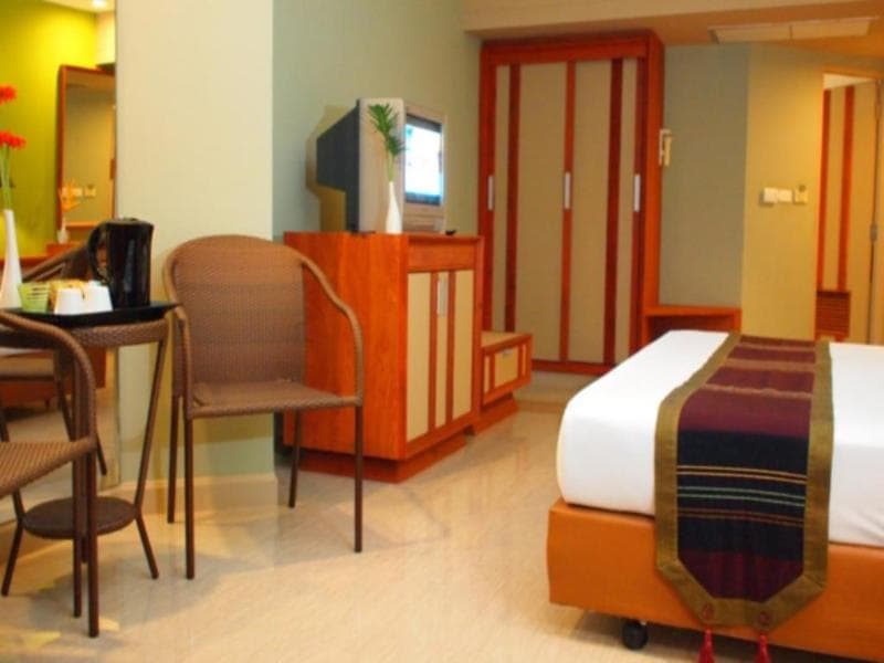 Long Beach Cha Am Resort 5