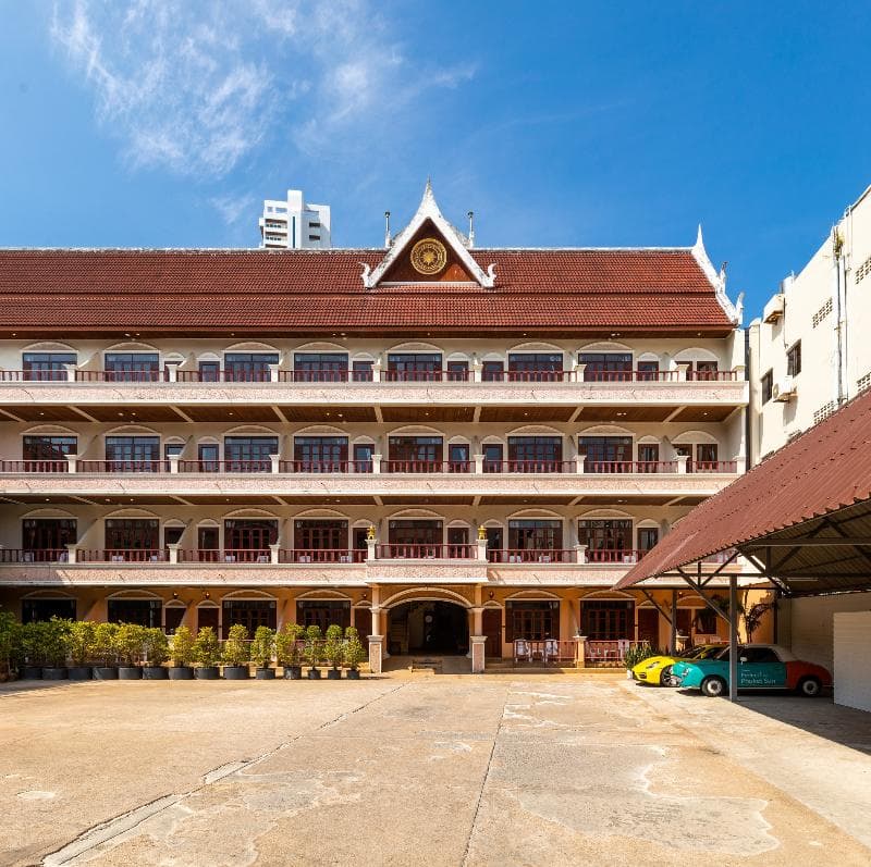 Tony Resort 3