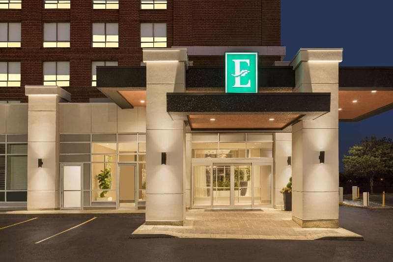 Embassy Suites by Hilton Toronto Airport 3