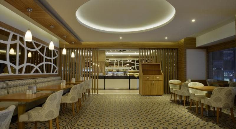 Maris Beach Hotel 4
