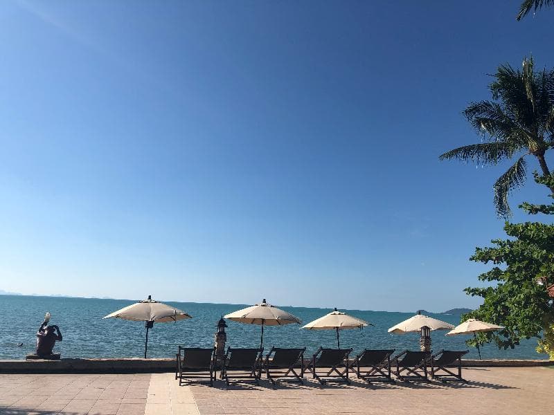 Kanok Buri Resort main