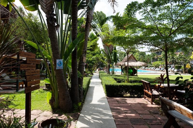 Basaya Beach Hotel & Resort 4