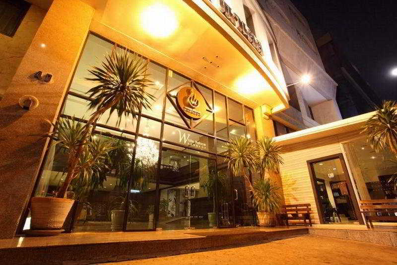 White Palace 4