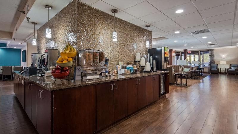 Best Western Plus Galleria Inn & Suites 3