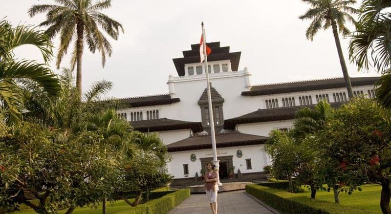 Santika Bandung 2