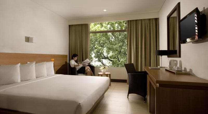 Santika Bandung 5