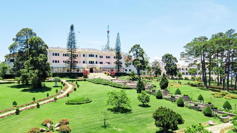 Dalat Palace Luxury Hotel & Golf Club 4