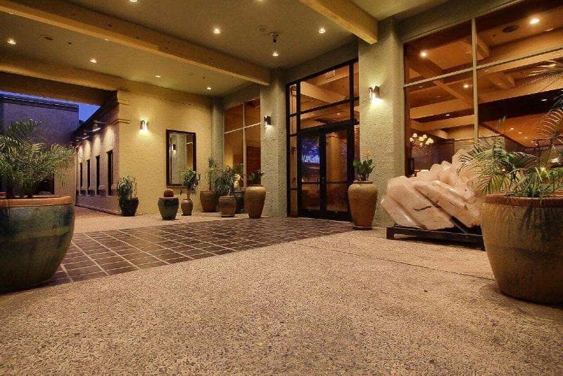 Ramada by Wyndham Tucson 5
